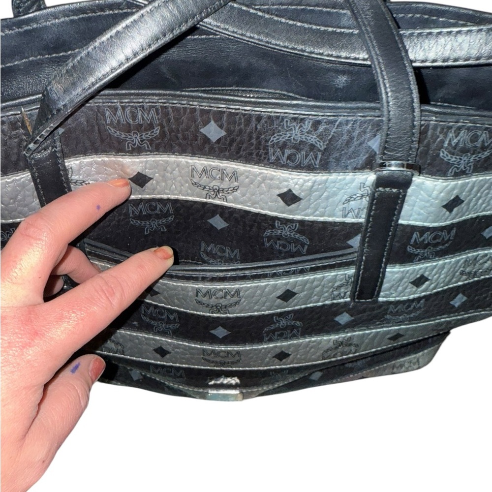MCM purse - Picture 2 of 9